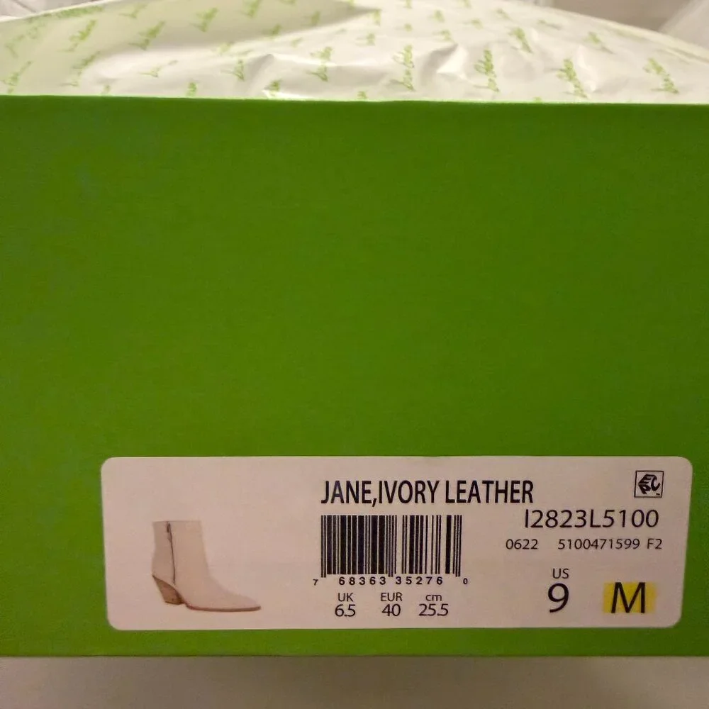 NIB Sam Edelman Women’s Jane Ivory Leather Bootie Pointed Toe Sz 9 Never Worn